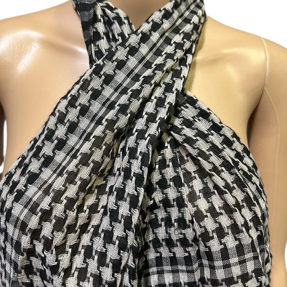 Houndstooth Cream and Black Lightweight Woven Scarf with Fringe 59” x 14”